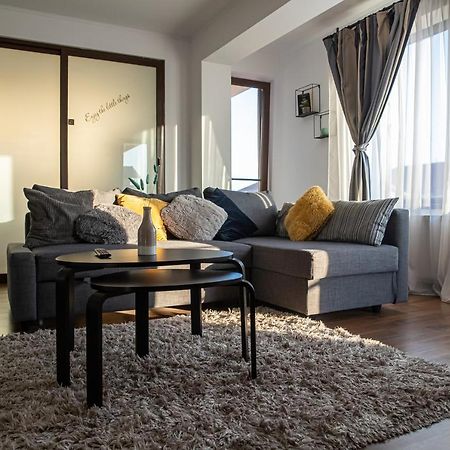 Apartament Tatu Bar&Grill Otopeni Exteriér fotografie