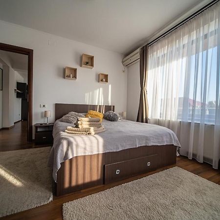 Apartament Tatu Bar&Grill Otopeni Exteriér fotografie