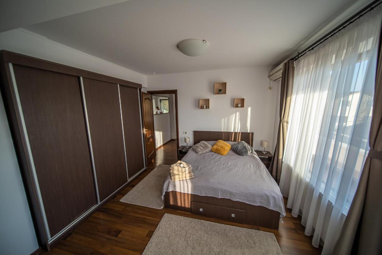 Apartament Tatu Bar&Grill Otopeni Exteriér fotografie