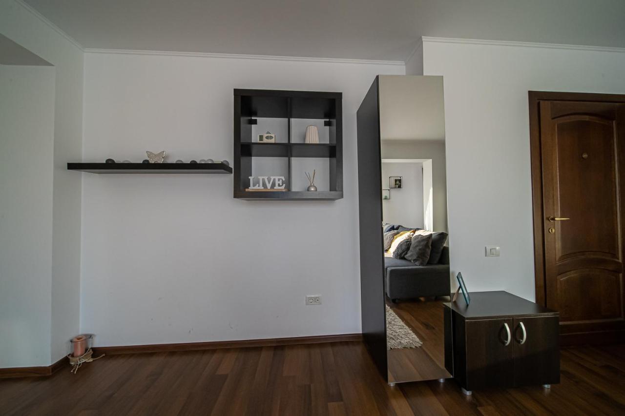 Apartament Tatu Bar&Grill Otopeni Exteriér fotografie