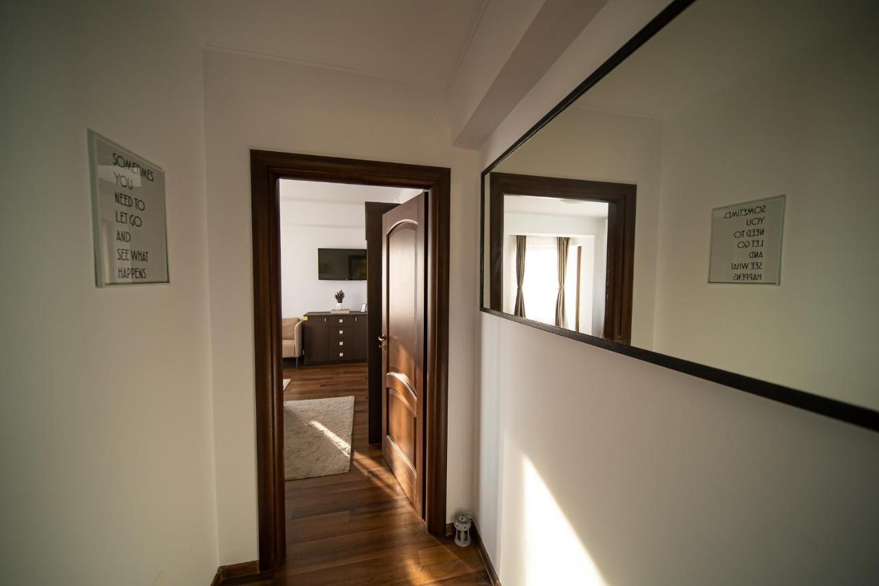 Apartament Tatu Bar&Grill Otopeni Exteriér fotografie
