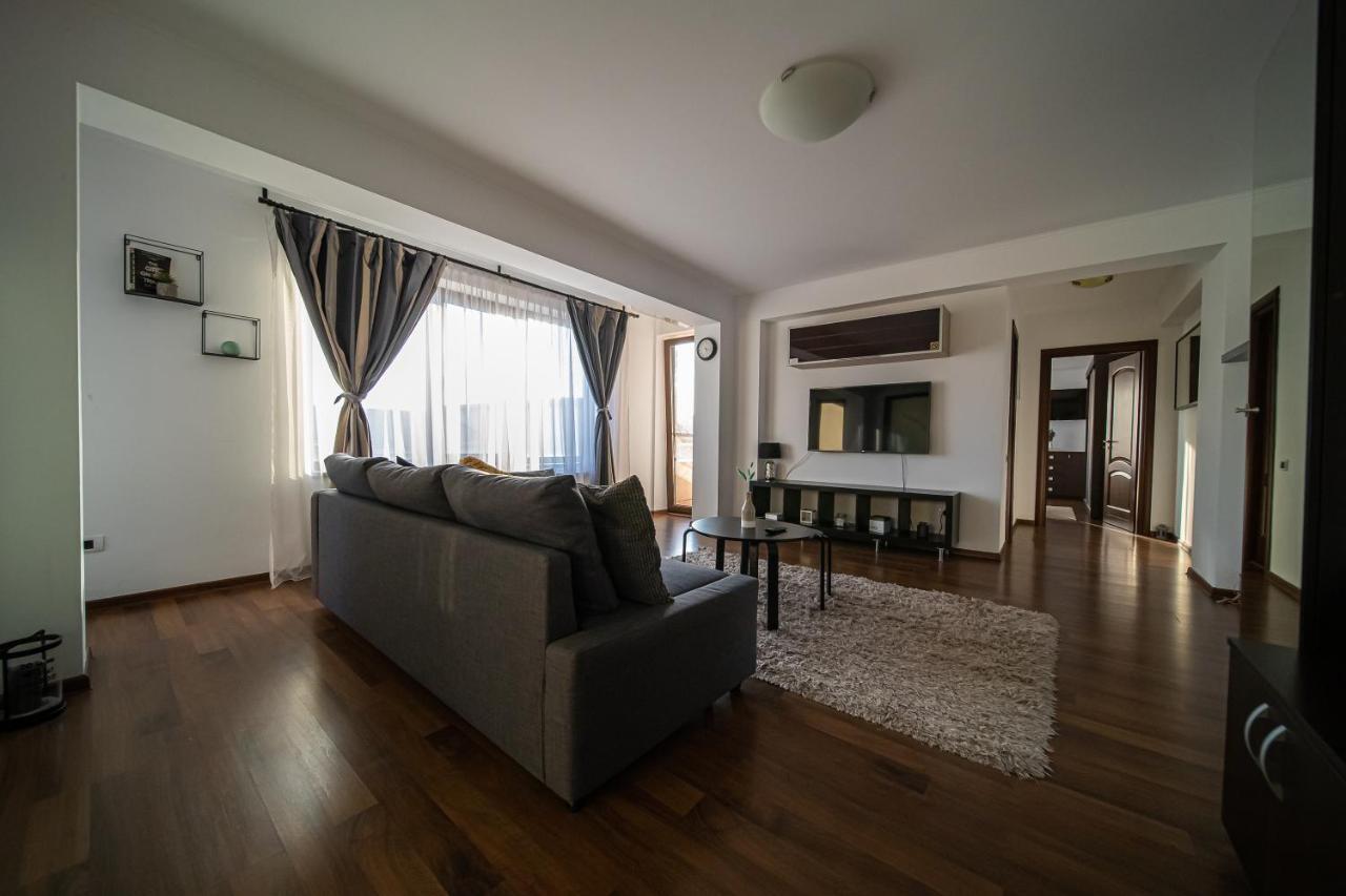 Apartament Tatu Bar&Grill Otopeni Exteriér fotografie