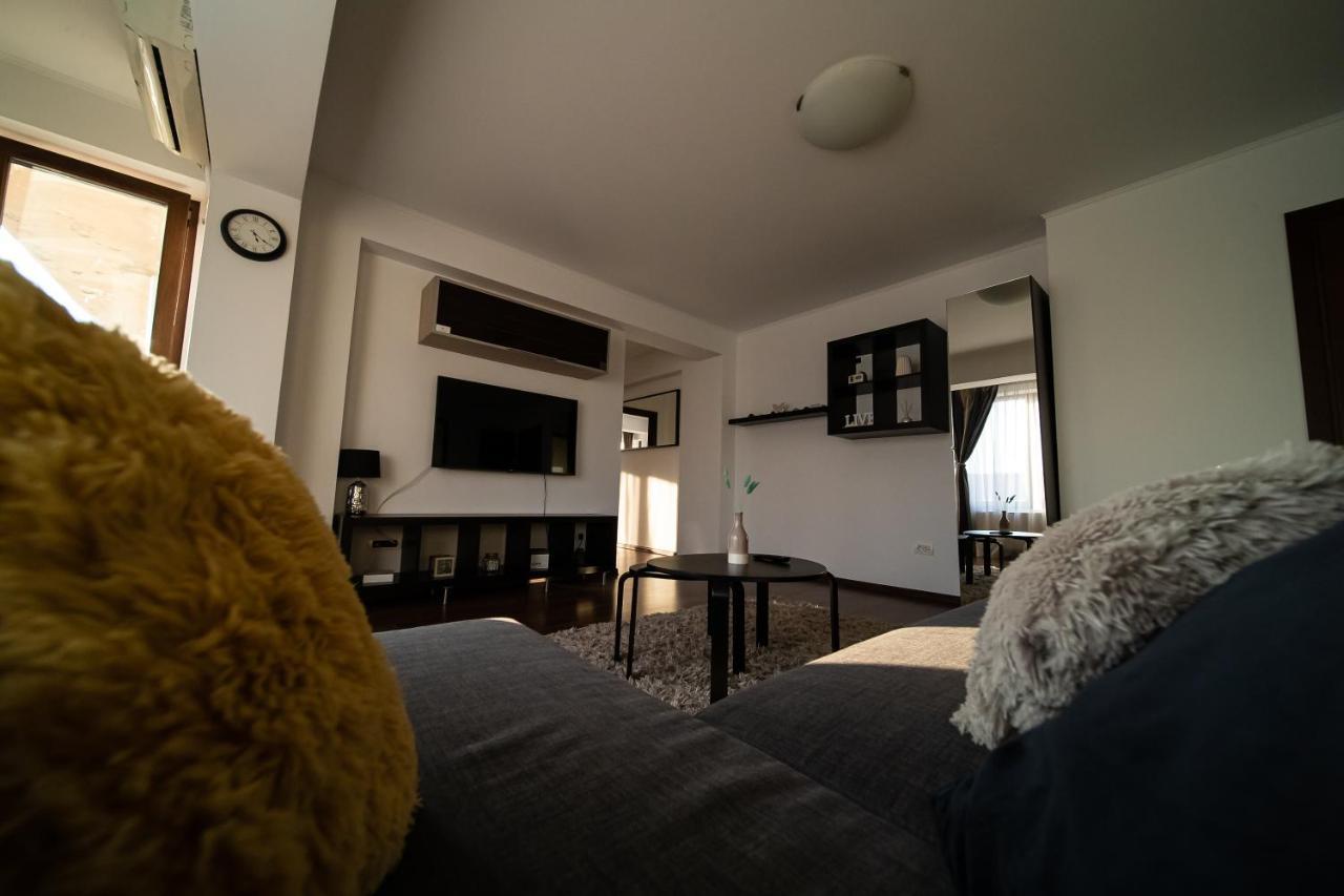 Apartament Tatu Bar&Grill Otopeni Exteriér fotografie