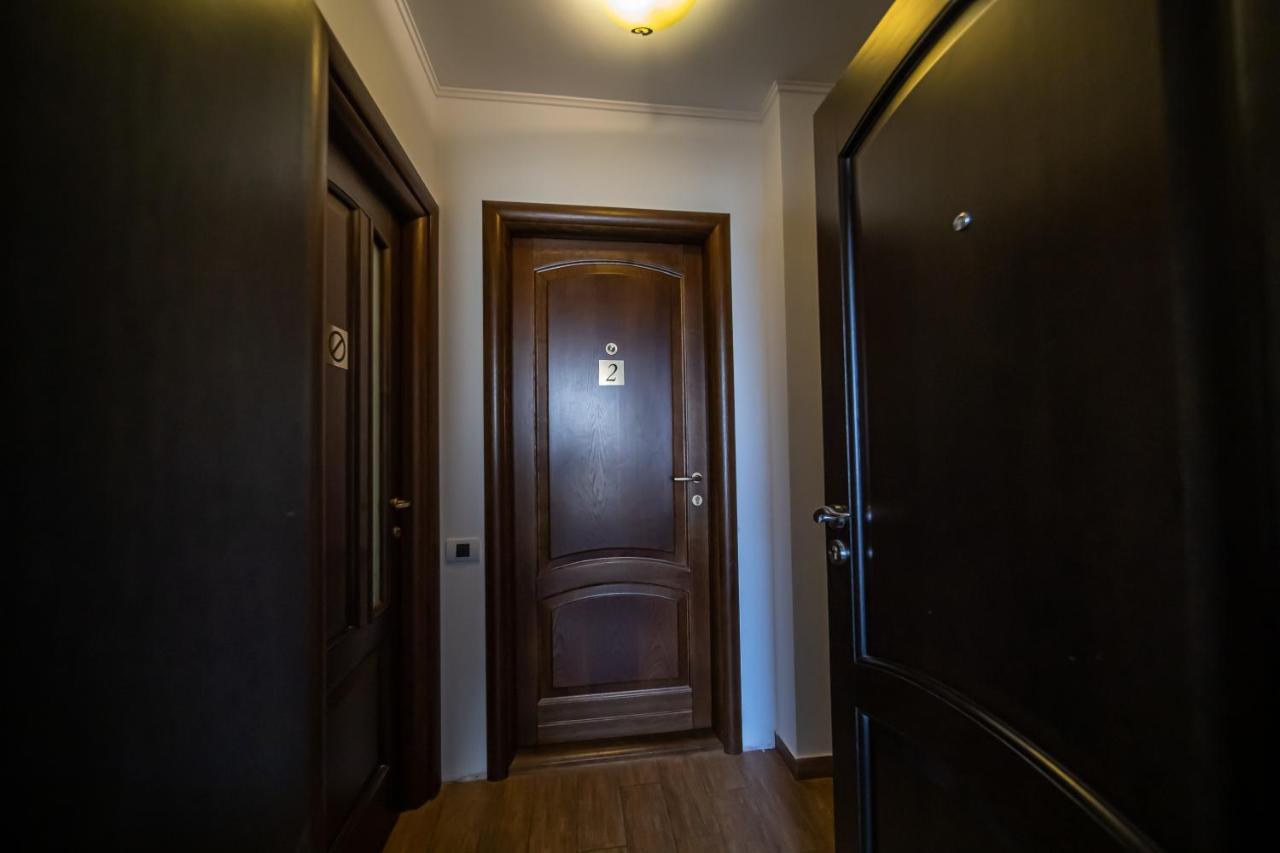 Apartament Tatu Bar&Grill Otopeni Exteriér fotografie