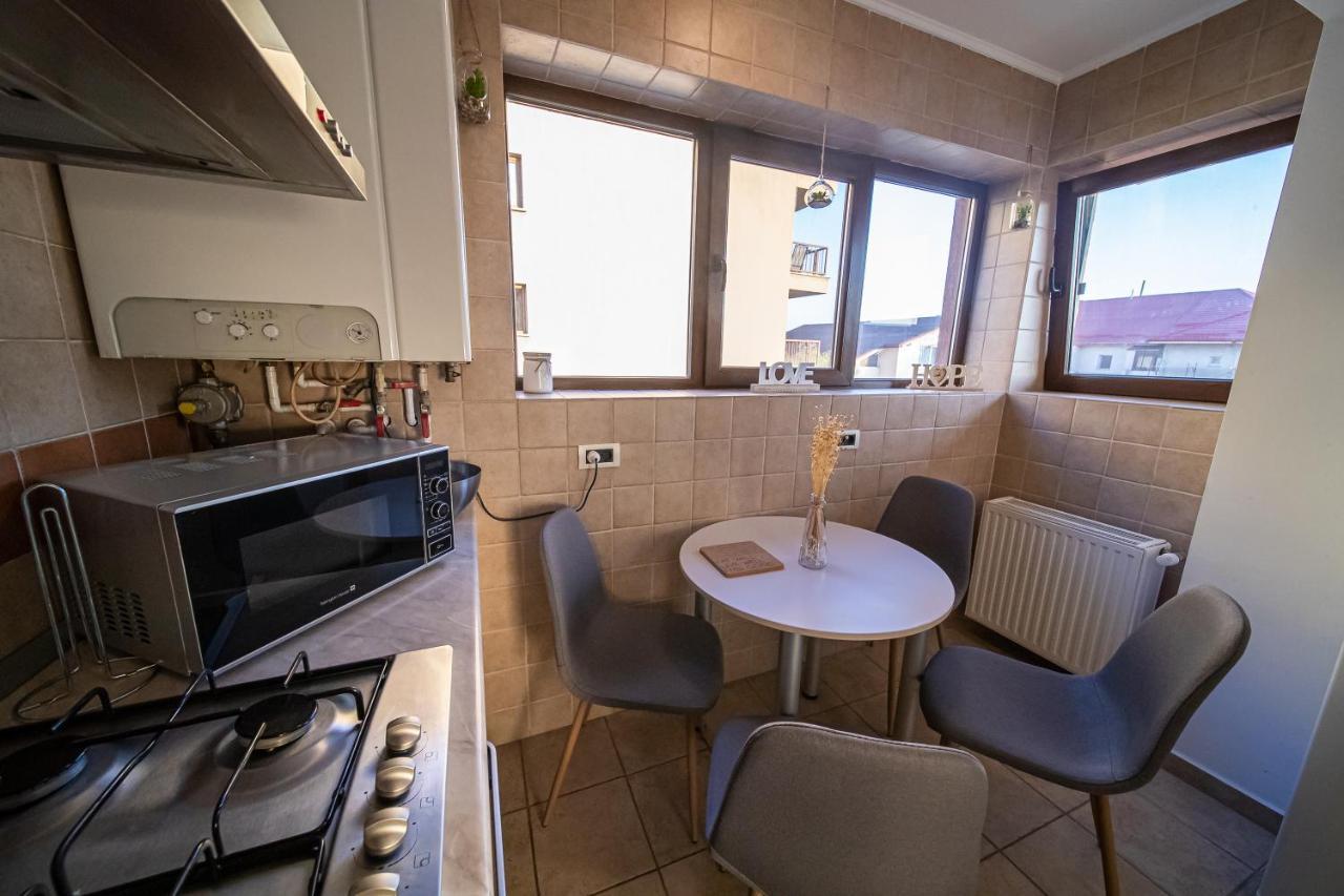 Apartament Tatu Bar&Grill Otopeni Exteriér fotografie